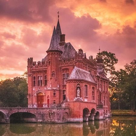 Castle Ten Berghe Chateau Bed and Breakfast Brujas Exterior foto